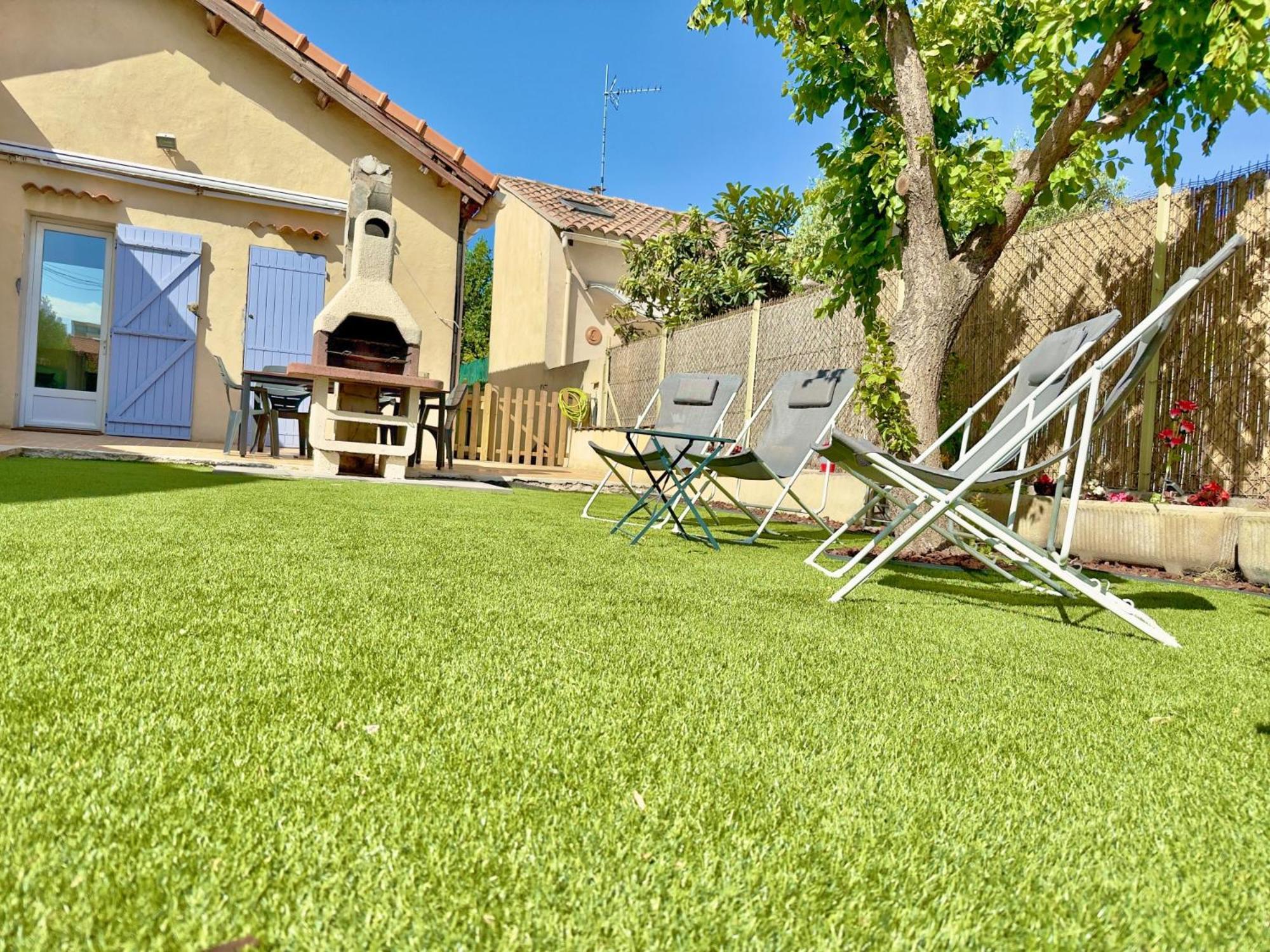 Maison Confort & Silence, Jardin & Barbecue Марсель Экстерьер фото